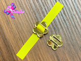 PL0007 - Pasa Listón Acrílico de 2cm x 2cm - Flor Dorada (Abertura de 1 cm)