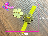 PL0004 - Pasa Listón Acrílico de 2,5cm x 2,5cm - Flor Dorada (Abertura 1 cm)