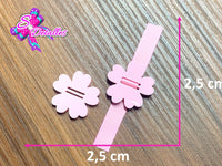PL0002 - Pasa Listón Acrílico de 2,5cm x 2,5cm - Flor Rosada (Abertura 1 cm)