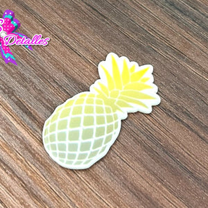 CM00054 - Resina de 2cm por 4cm - Piña